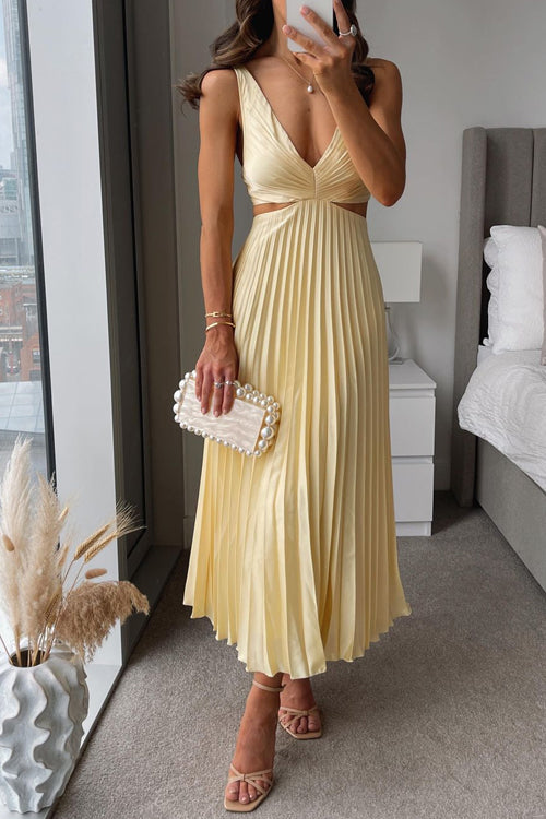 Catherina - Elegant pleated dress for the evening